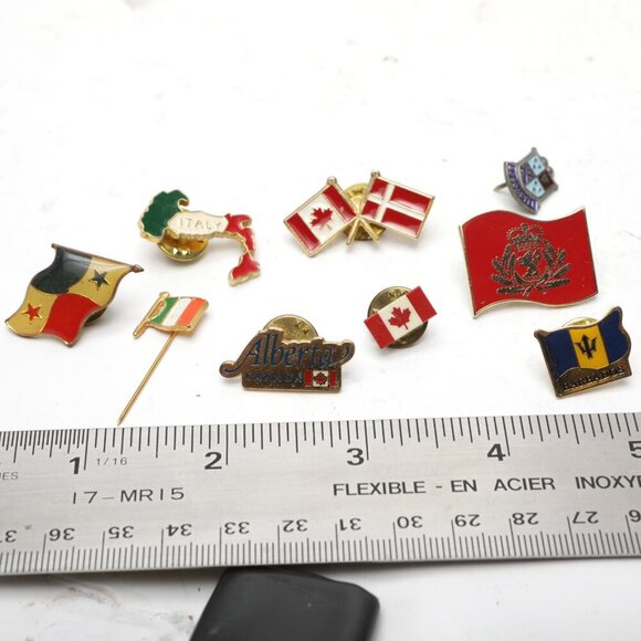 Vintage World Enammelled Metal Pins Travel Barbados Canada Italy Denmark Ireland - Picture 2 of 6